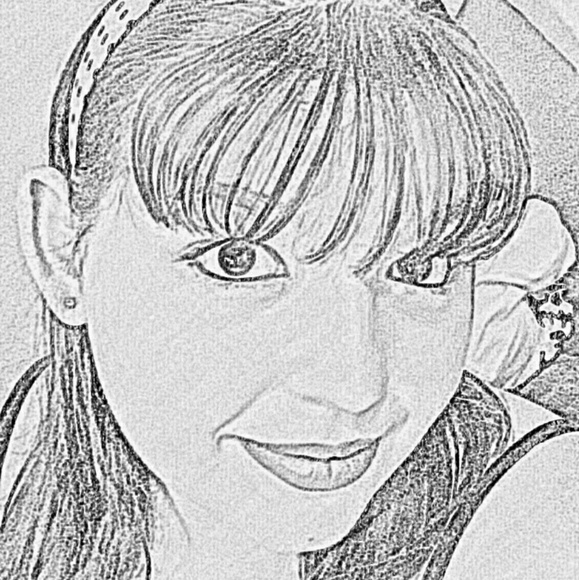 Hi! Thanks for checking out my closet 😊 - Picture 5 of 5